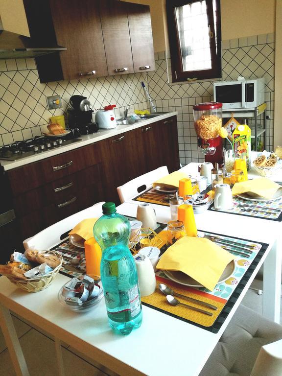 The Yellow House Ф'юмічіно Екстер'єр фото